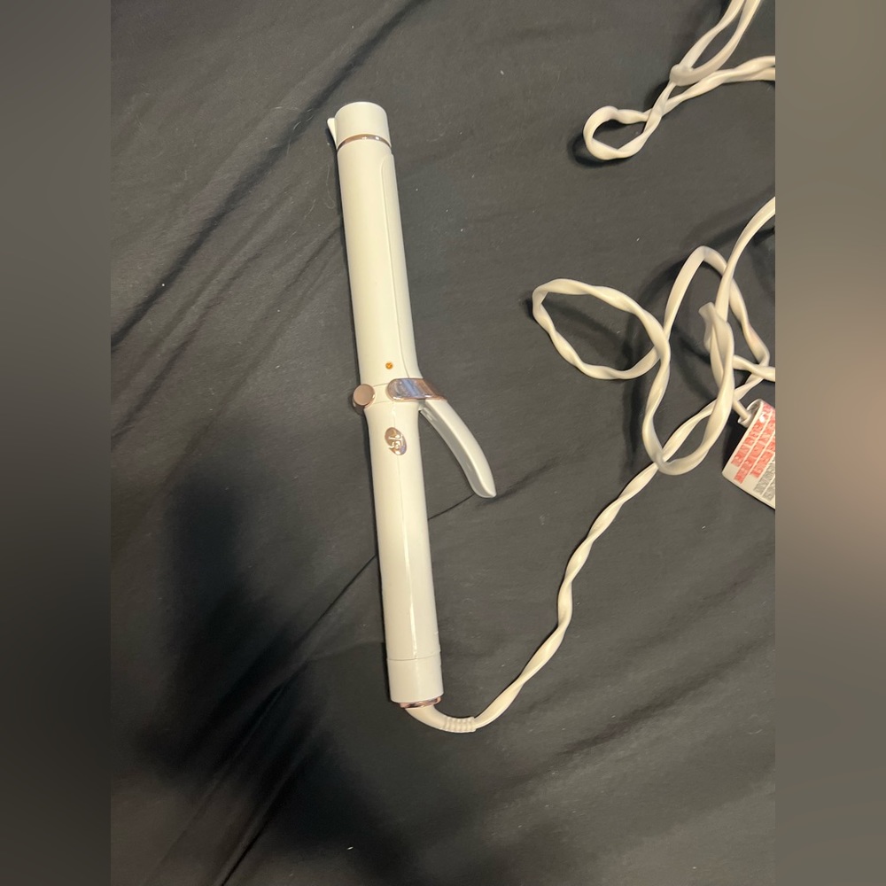 T3 clamp 1 1/4” curling iron